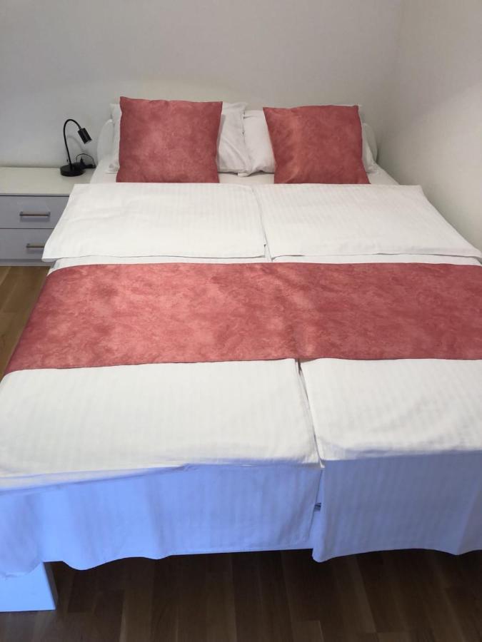 Apartmani Gavran Pirovac Exteriér fotografie