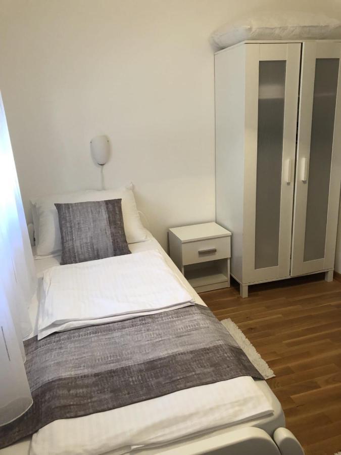 Apartmani Gavran Pirovac Exteriér fotografie
