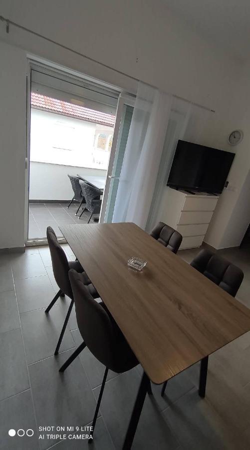 Apartmani Gavran Pirovac Exteriér fotografie