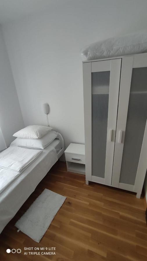 Apartmani Gavran Pirovac Exteriér fotografie