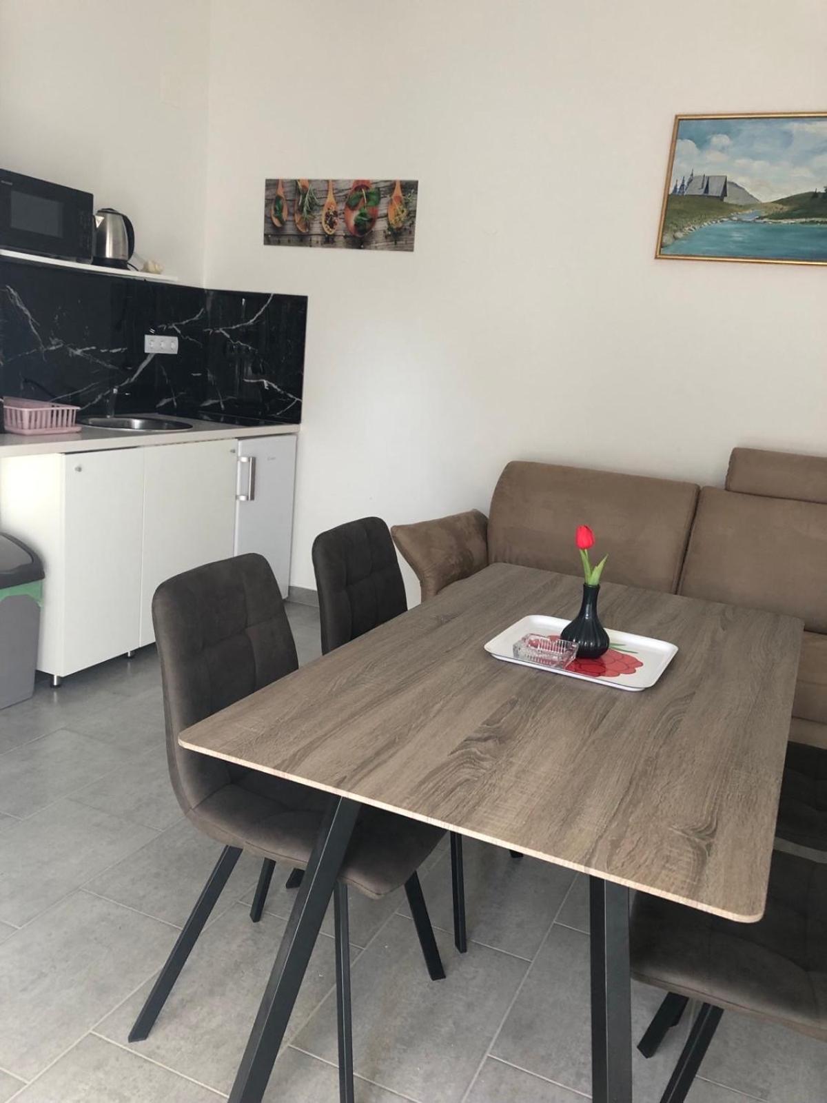 Apartmani Gavran Pirovac Exteriér fotografie